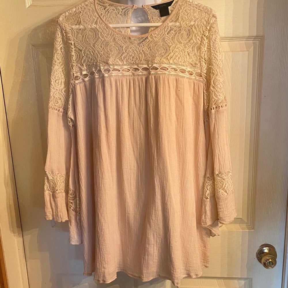Elegant Lace Detail Women's Top
